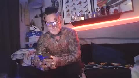 tatsandcock6699 online show from December 31, 2024, 1:47 am