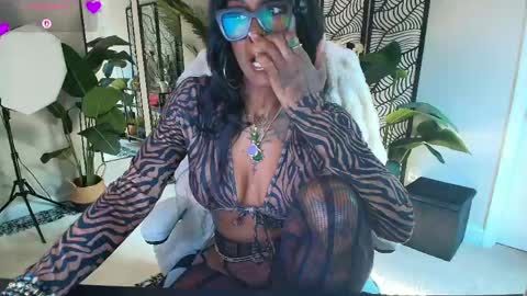 Snapshot of tatted_vixen chatting on May 17, 2026, 8:49 pm Tatted Queen online show from May 17, 2026, 8:49 pm