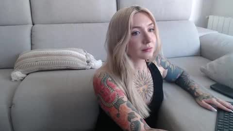 Snapshot of tattoobbgirl chatting on September 19, 2025, 11:33 am tattoobbgirl online show from September 19, 2025, 11:33 am