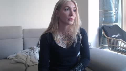 Snapshot of tattoobbgirl chatting on October 7, 2025, 11:18 am tattoobbgirl online show from October 7, 2025, 11:18 am