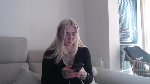 Snapshot of tattoobbgirl chatting on October 15, 2025, 11:21 am tattoobbgirl online show from October 15, 2025, 11:21 am