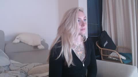 Snapshot of tattoobbgirl chatting on October 25, 2025, 5:19 pm tattoobbgirl online show from October 25, 2025, 5:19 pm