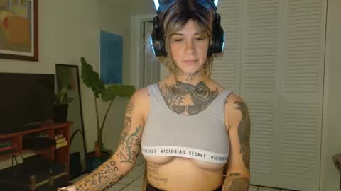 Natalia 3 online show from January 17, 2025, 2:28 pm