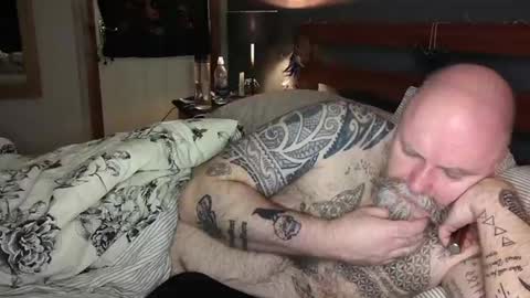 Tattooeddilf 01 online show from December 4, 2024, 6:55 am