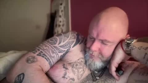 Tattooeddilf 01 online show from January 17, 2025, 2:08 am