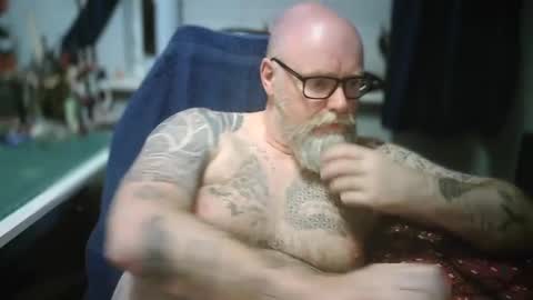 Snapshot of tattooeddilf01 chatting on September 29, 2025, 10:03 pm Tattooeddilf 01 online show from September 29, 2025, 10:03 pm