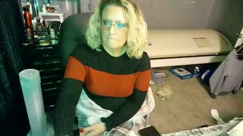 Snapshot of tattooeddirtyteacher chatting on February 16, 2025, 9:05 pm Lisa Lovely online show from February 16, 2025, 9:05 pm