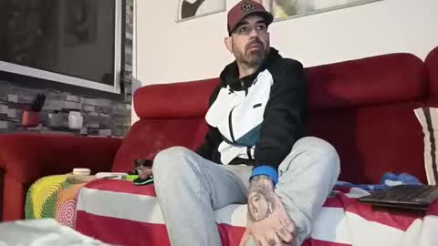 Tatuado20cm online show from February 17, 2026, 3:03 am