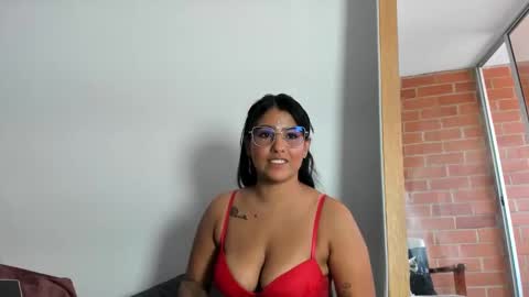 Snapshot of taty_gomez_ chatting on April 27, 2026, 5:11 pm Tatiana Gomez online show from April 27, 2026, 5:11 pm