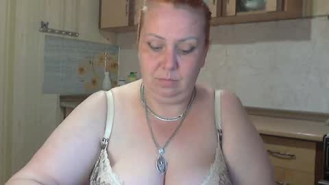 tatyanka_ online show from May 3, 2026, 2:28 am