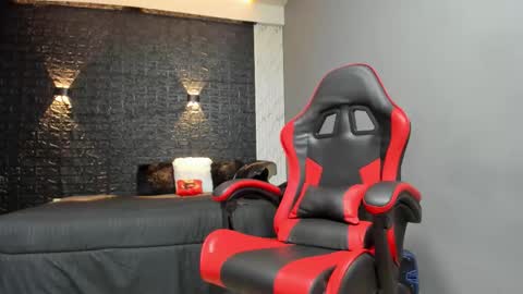  T A U R U S  online show from October 20, 2025, 3:29 am