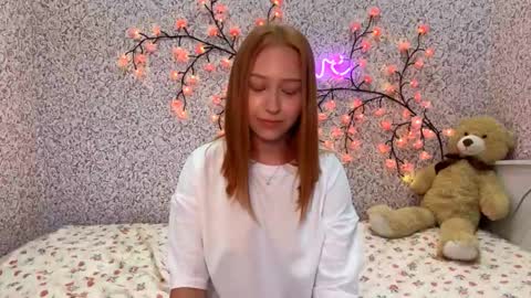 tawnamassella online show from September 19, 2025, 1:23 pm