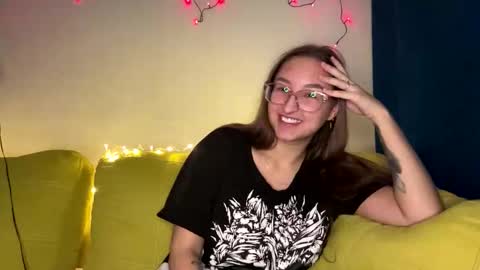 Mia online show from January 14, 2026, 5:07 pm