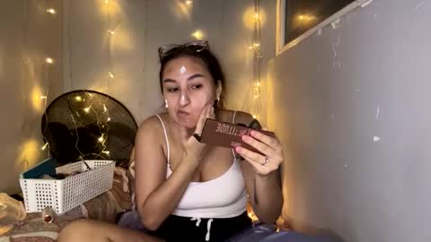 Mia online show from January 18, 2026, 4:33 pm