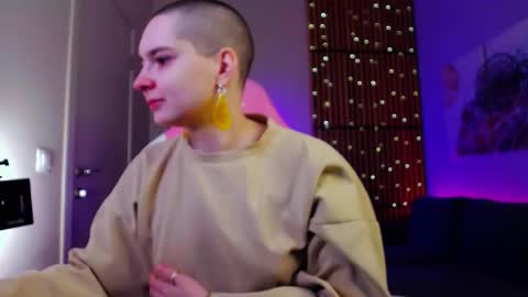 Taya online show from February 5, 2026, 1:05 pm