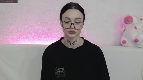 Taya online show from October 21, 2025, 4:51 pm