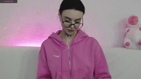 Taya online show from October 29, 2025, 6:20 pm