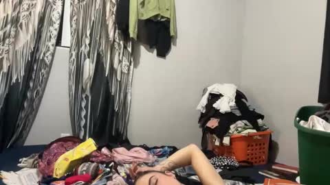 badgirltay online show from February 15, 2025, 5:09 am