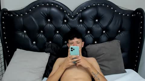 T A Y L E R  online show from March 6, 2025, 12:10 am