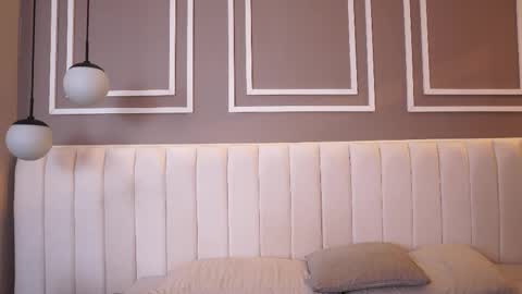 Teylor  Kim online show from November 20, 2025, 7:35 pm