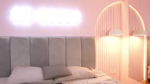 Teylor  Kim online show from January 7, 2026, 6:43 pm