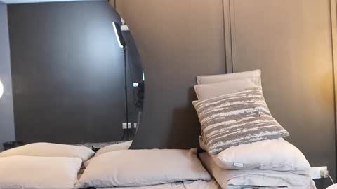 Teylor  Kim online show from January 17, 2026, 6:44 pm