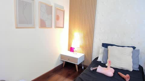 Taylor Bennet online show from October 29, 2025, 12:07 pm