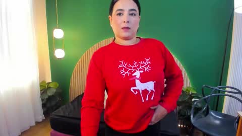 Taylor Bennet online show from December 14, 2025, 11:37 am