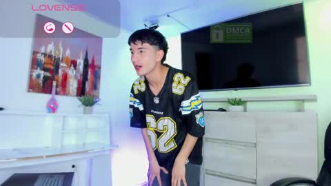 taylor_brooks_ online show from April 9, 2026, 8:03 pm