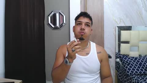 taylor_collins_2 online show from November 9, 2025, 6:50 pm