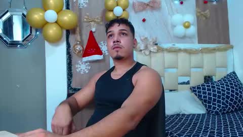 taylor_collins_2 online show from November 14, 2025, 11:13 pm