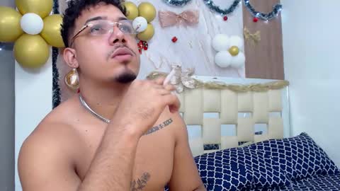 taylor_collins_2 online show from November 15, 2025, 10:15 pm