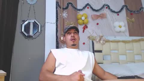 taylor_collins_2 online show from December 16, 2025, 12:26 am