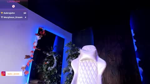 Taylor  Help me to get 100 thumbs up online show from October 14, 2025, 5:03 pm