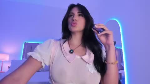 Snapshot of taylor_jonnees chatting on June 16, 2026, 5:15 pm Taylor Help me to get 100 thumbs up online show from June 16, 2026, 5:15 pm