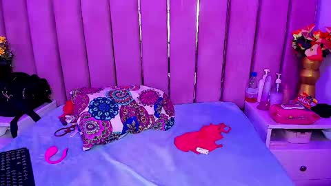 taylorbigass online show from April 30, 2026, 3:24 am