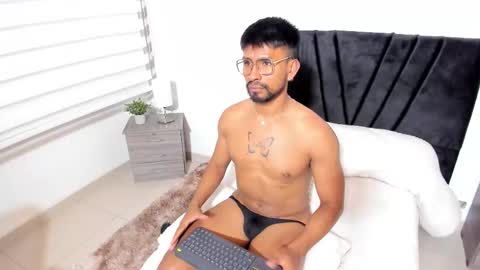 taylormaccurdy_ online show from October 10, 2025, 5:45 pm