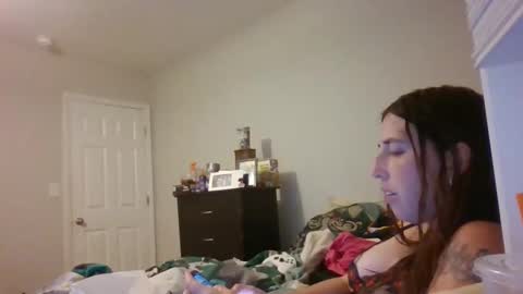 taylorslay online show from April 18, 2026, 12:25 am