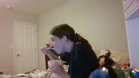taylorslay online show from May 6, 2026, 12:41 am
