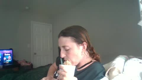 Snapshot of taylorslay chatting on June 19, 2026, 7:06 pm taylorslay online show from June 19, 2026, 7:06 pm