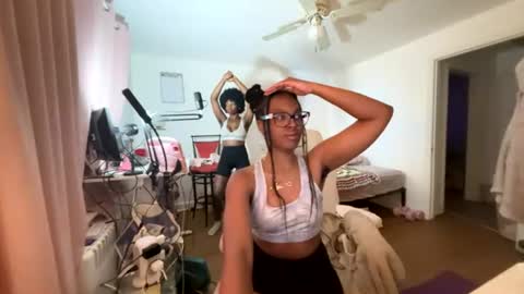 Snapshot of taylorsosweets chatting on August 1, 2026, 2:11 am Taylor online show from August 1, 2026, 2:11 am