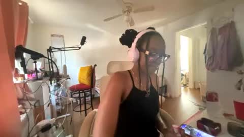 Snapshot of taylorsosweets chatting on August 3, 2026, 9:29 pm Taylor online show from August 3, 2026, 9:29 pm