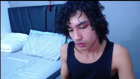 Tayron online show from November 3, 2025, 5:47 pm