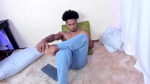 Snapshot of taysonysasha chatting on September 21, 2025, 9:38 pm ask for cum online show from September 21, 2025, 9:38 pm