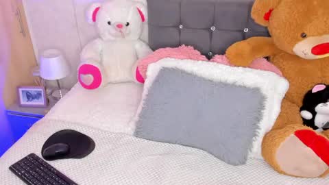 Snapshot of tayssa_maravilh chatting on June 18, 2026, 12:44 am TAYSSA ONLINE FROM 0630 PM - 1130 PM COLOMBIAN HOUR online show from June 18, 2026, 12:44 am