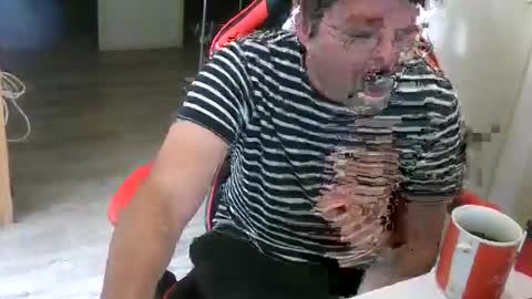 tchecky2 online show from September 23, 2025, 10:51 am