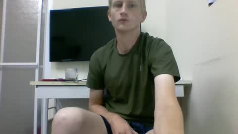 Snapshot of tcute0 chatting on September 19, 2025, 9:04 pm tcute0 online show from September 19, 2025, 9:04 pm