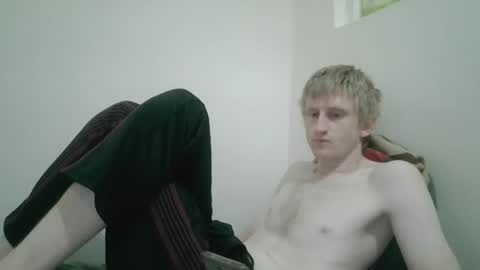 Snapshot of tcute0 chatting on May 1, 2026, 10:25 pm tcute0 online show from May 1, 2026, 10:25 pm