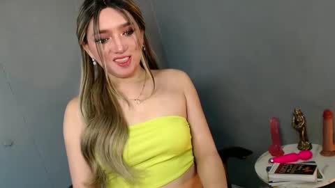 ellaine online show from December 9, 2024, 9:48 pm