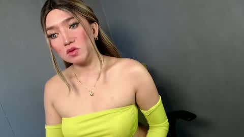 ellaine online show from January 4, 2025, 9:09 pm